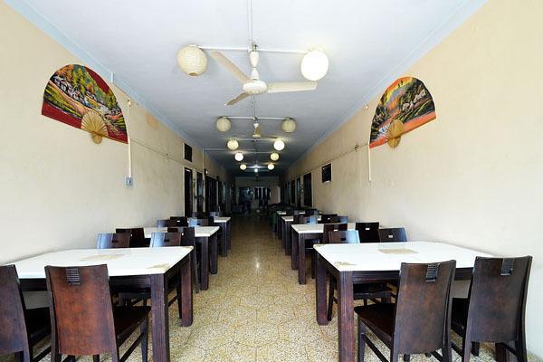Hotel Ajaya Varanasi Exterior photo
