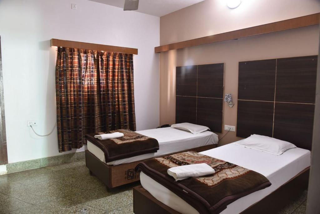 Hotel Ajaya Varanasi Exterior photo